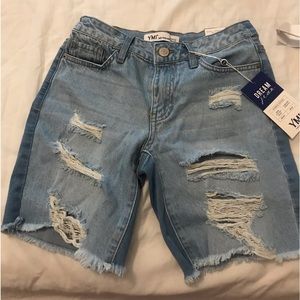 Denim Distressed Shorts (1/25) size 12 in junior ladies